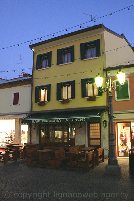 Ai tre tini pub caorle photo