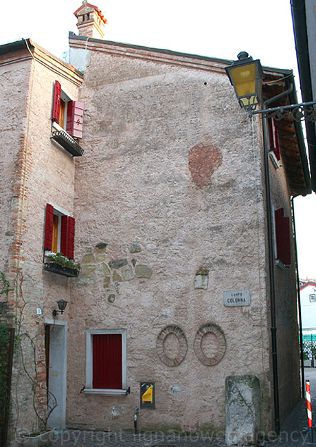 Casa antica centro caorle foto
