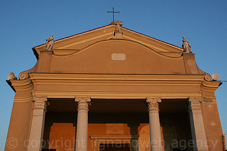 Entrata chiesa caorle foto