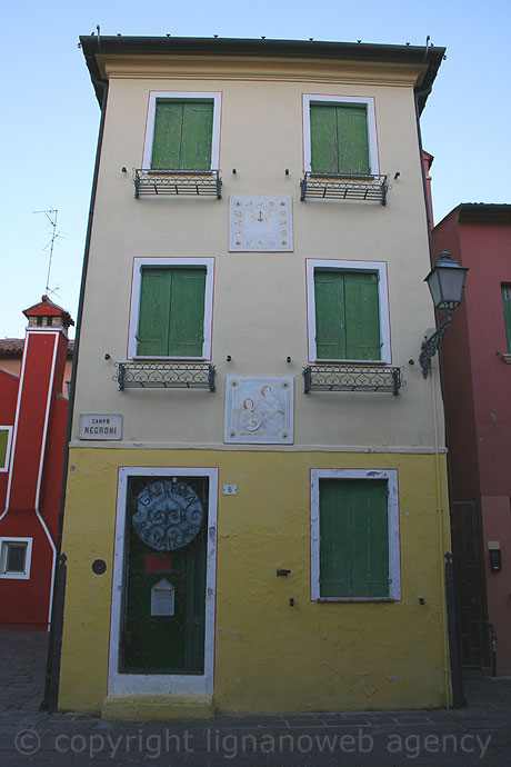 Galleria d arte salvadori caorle foto